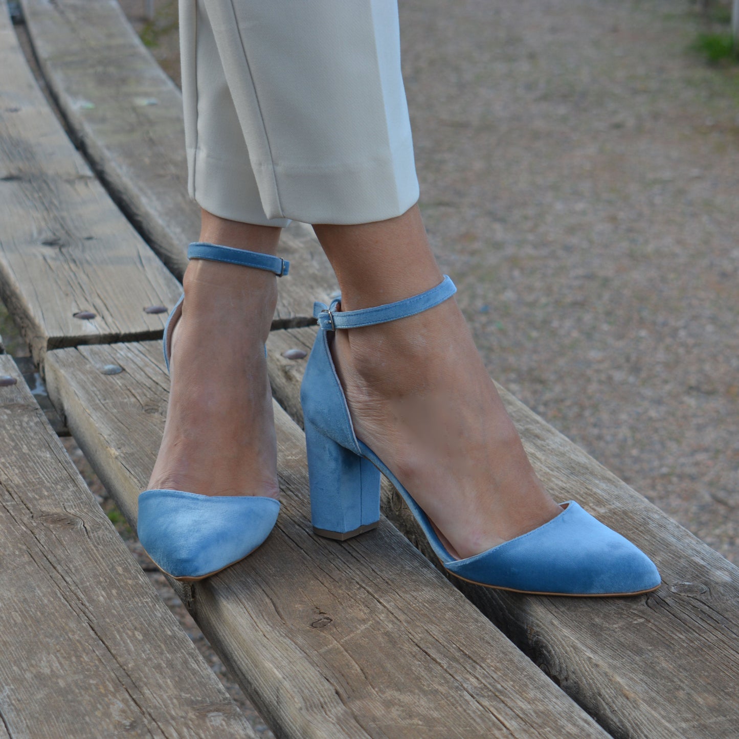 Baby Blue Velvet Melia